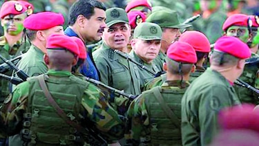Acusan a militares venezolanos de rebelión