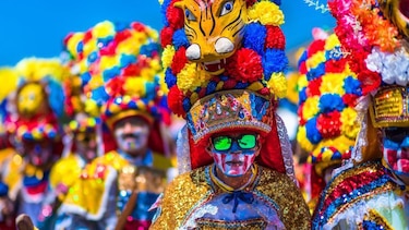 ‘Es una ciudad a la que le gusta su monarquía’: cómo las jerarquías por estratos de Colombia se manifiestan en la elección de la reina del Carnaval de Barranquilla