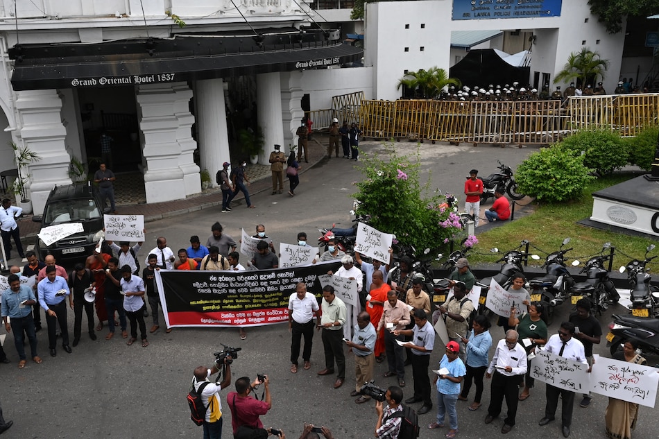 Entregan a la justicia el dinero abandonado por el presidente de Sri Lanka tras su huida