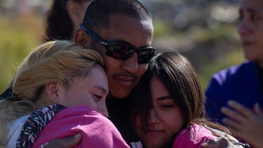 El gobierno de Estados Unidos pone fin a programas de reunificación familiar para los ciudadanos de Colombia, Cuba, Ecuador, El Salvador, Guatemala, Haití y Honduras