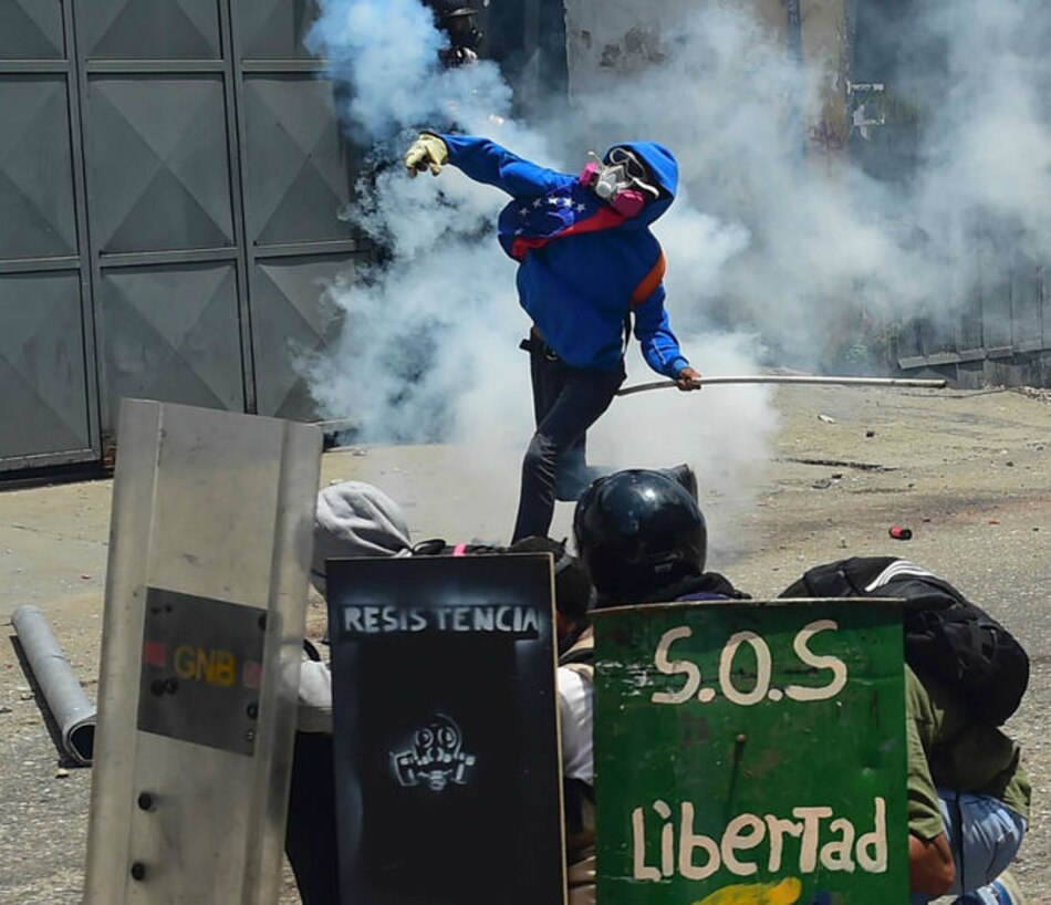 Ministros de Exteriores de España y México condenan la violencia en Venezuela