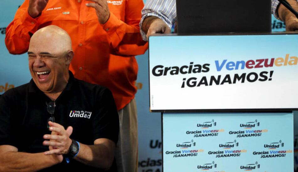 MUD anuncia que ha conseguido la mayoría en el Parlamento