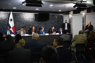 Minuto a minuto: la Comisión de Comercio aprueba derogar el contrato minero y la de Gobierno avala la consulta pública