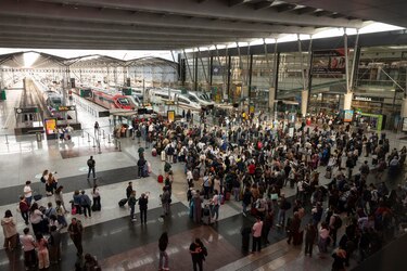La línea ferroviaria Madrid-Andalucía se normaliza tras robo que afectó a 11,000 viajeros