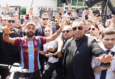 Mohamed Salah llega a Turquía para fichar por el Trabzonspor