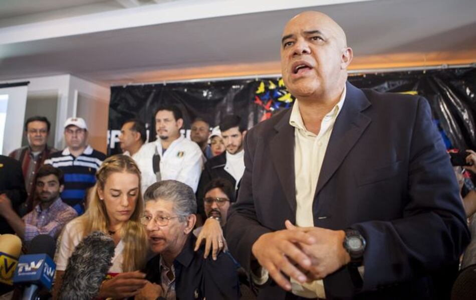 Jefe de alianza opositora venezolana advierte sobre 'golpe de Estado técnico'