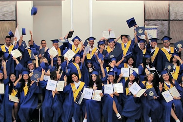 Promoción 2024 de la Escuela Bella Vista