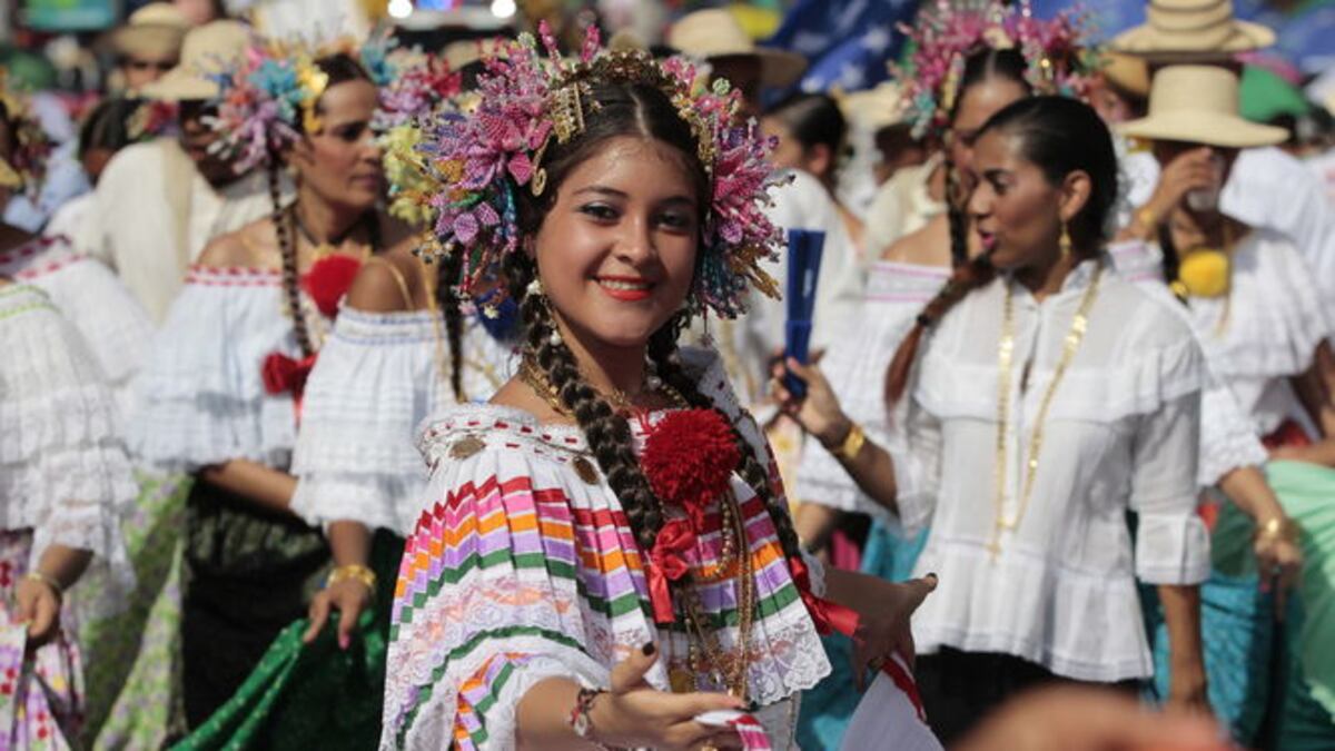 Desfile de las Mil Polleras, tradición y lujo