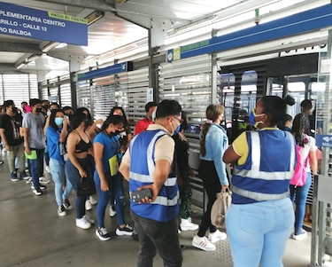 Persiste la incertidumbre: contratos laborales aún siguen 30.4% por debajo de hace cinco años