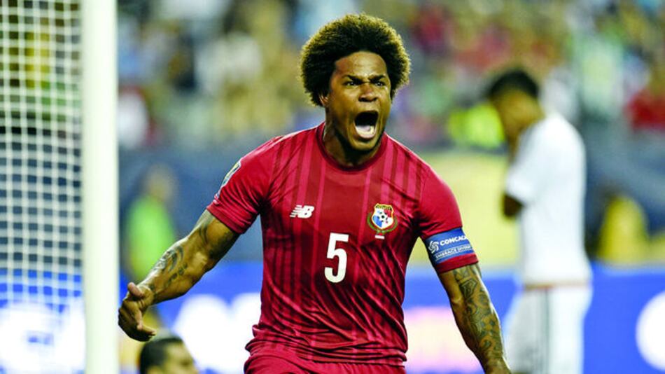 Román Torres quedará fuera de la selección de fútbol de Panamá durante seis meses