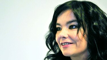 Björk se niega a poner su álbum en portales de música