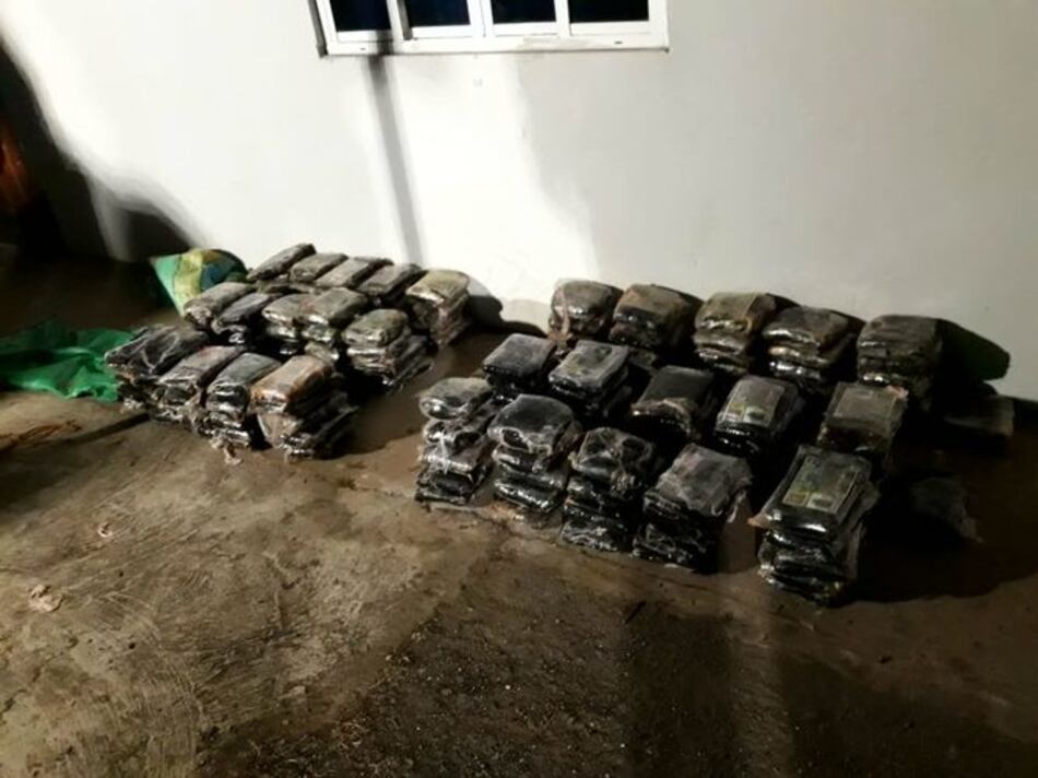 Policía se incauta 196 paquetes de marihuana en Herrera