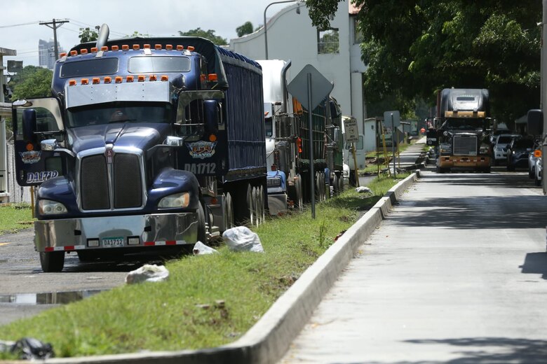 Reducción del calado en el Canal desvía una parte de la carga por vía terrestre