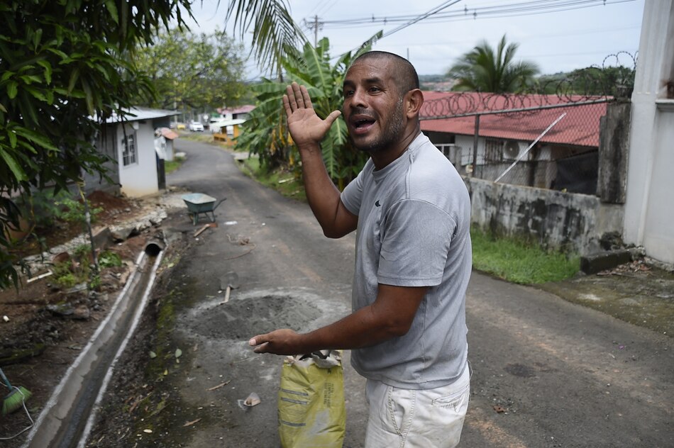 Vale Digital: hablan residentes de Cerro Silvestre, la comunidad donde el gobierno ensayó el programa social