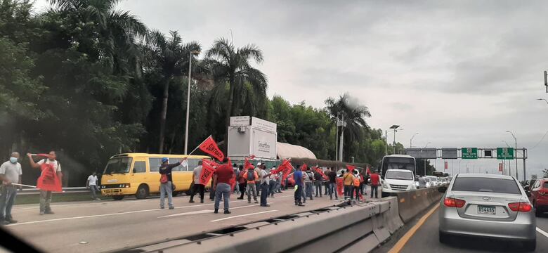 Reclamos presionan al gobierno de Laurentino Cortizo  