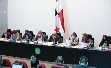 ‘Propuestas de reformas llegaban firmadas a la Comisión por el PRD’ 