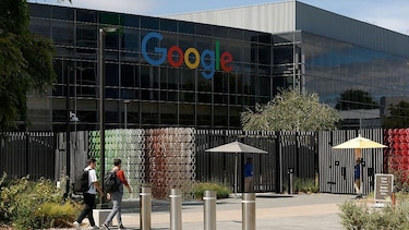 "Me avergüenza trabajar en una empresa que impulsa la IA con fines militares": los empleados de Google que renuncian por los acuerdos con el ejército de EE.UU.