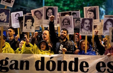 Multitudinaria 'marcha del silencio' por desaparecidos en Uruguay