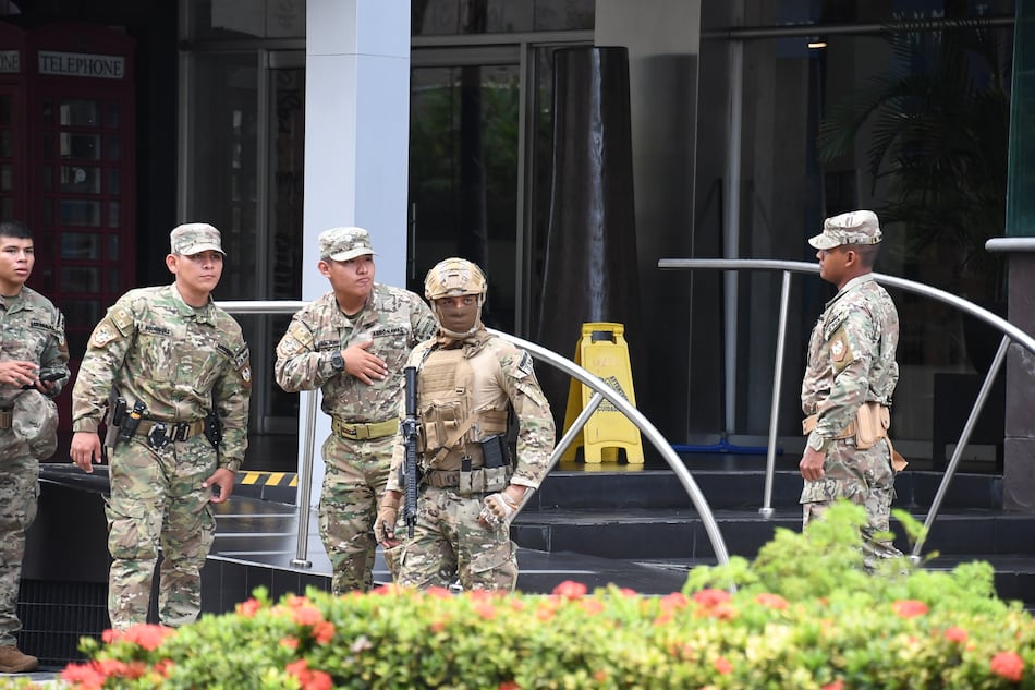 Trasladan a 170 migrantes desde el hotel Decápolis a Darién