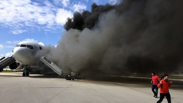 Incendio en avión en Florida deja al menos 7 heridos