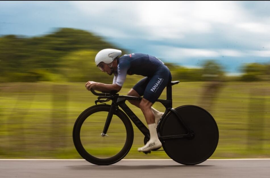 Espinosa y Prieto dominaron la pista