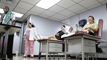 Afectados por el dietilenglicol piden un aumento de pensión