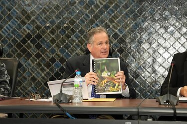 ‘Estas son prácticas salvajes e ilegales’, afirma el ministro de Ambiente sobre 36 focos de contaminación en el río La Villa