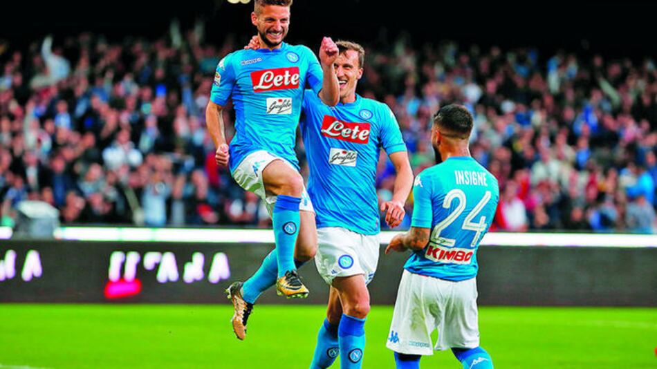 Nápoles gana y vuelve al liderato