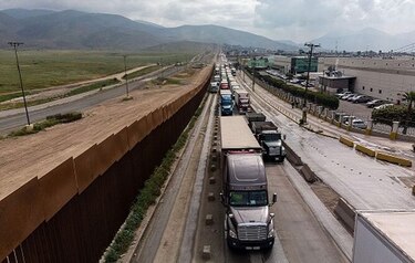 Donald Trump anuncia acuerdo sobre inmigración con México y suspende aranceles