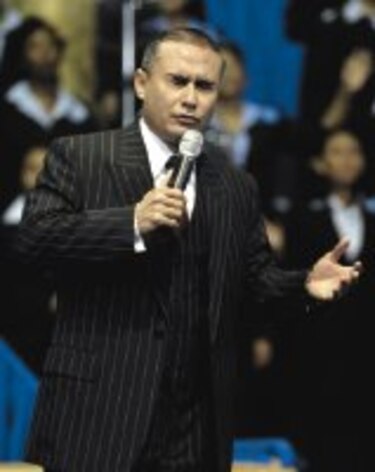 ¿Quién es el apóstol Edwin Álvarez?