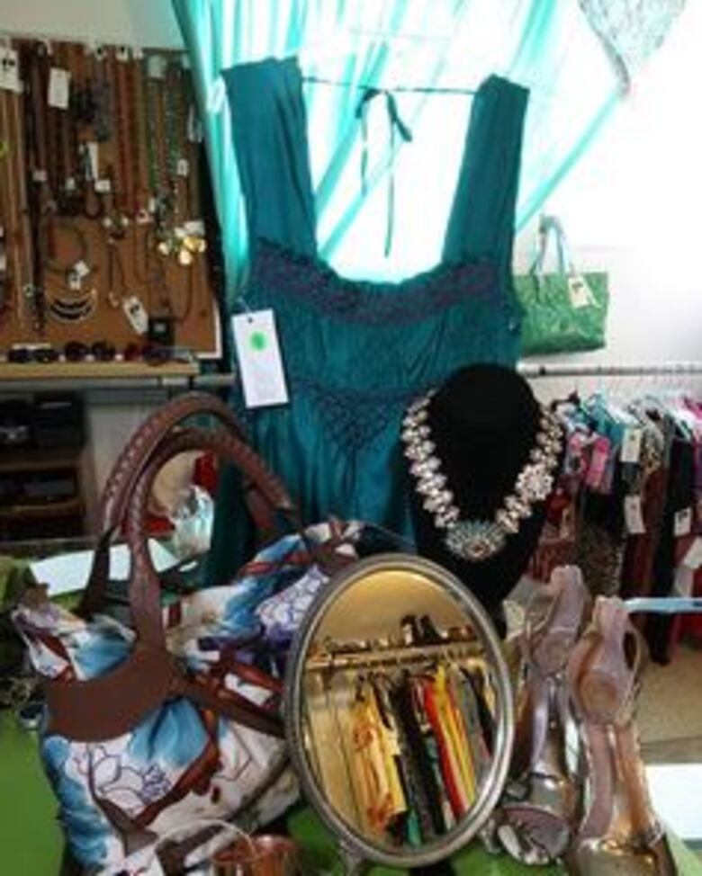 El segundo perchero, una nueva oportunidad para la vestimenta usada