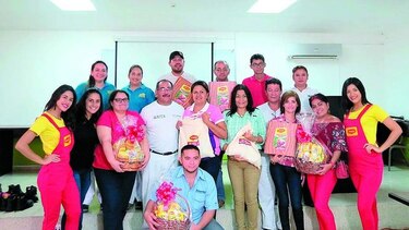 Periodistas visitan la fábrica de Nestlé