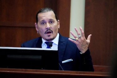 Finaliza interrogatorio de Johnny Depp en juicio contra su exposa Amber Heard