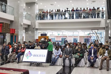 Gobierno boliviano firma acuerdo de resarcimiento con víctimas de dictaduras