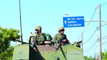 Cien muertos por huelga policial