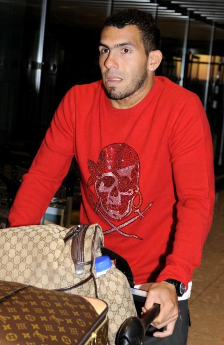 Tevez se deprimió y subió 13 libras