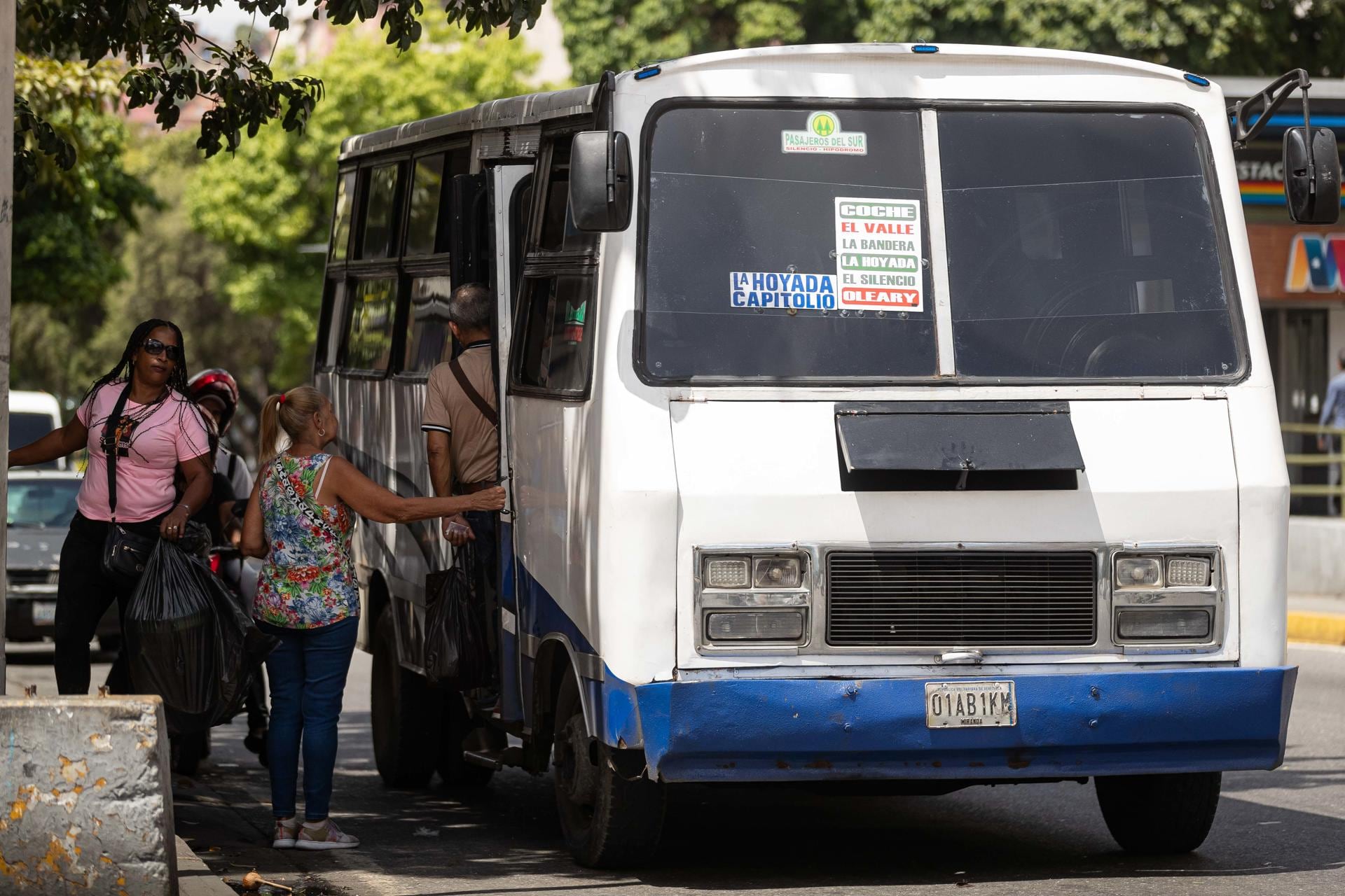 Estados Unidos flexibiliza temporalmente controles financieros a Venezuela para facilitar ayuda