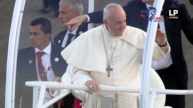 Papa a jóvenes: 'No basta estar todo el día conectado para sentirse amado'