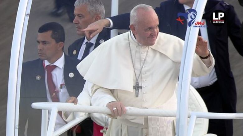 Papa a jóvenes: 'No basta estar todo el día conectado para sentirse amado'