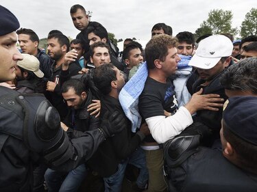 Turquía endurece reglas para el tránsito de migrantes sirios