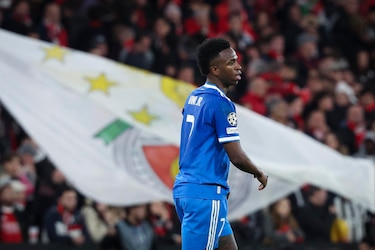 Rio Ferdinand estalla por racismo contra Vinícius