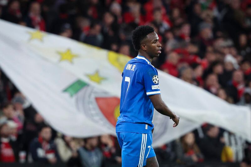 Rio Ferdinand estalla por racismo contra Vinícius