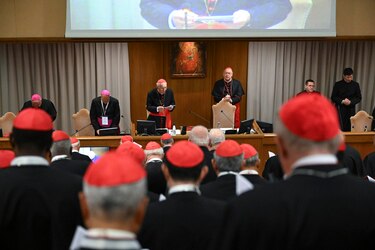 Los cardenales continúan sus conversaciones antes de la elección del Papa