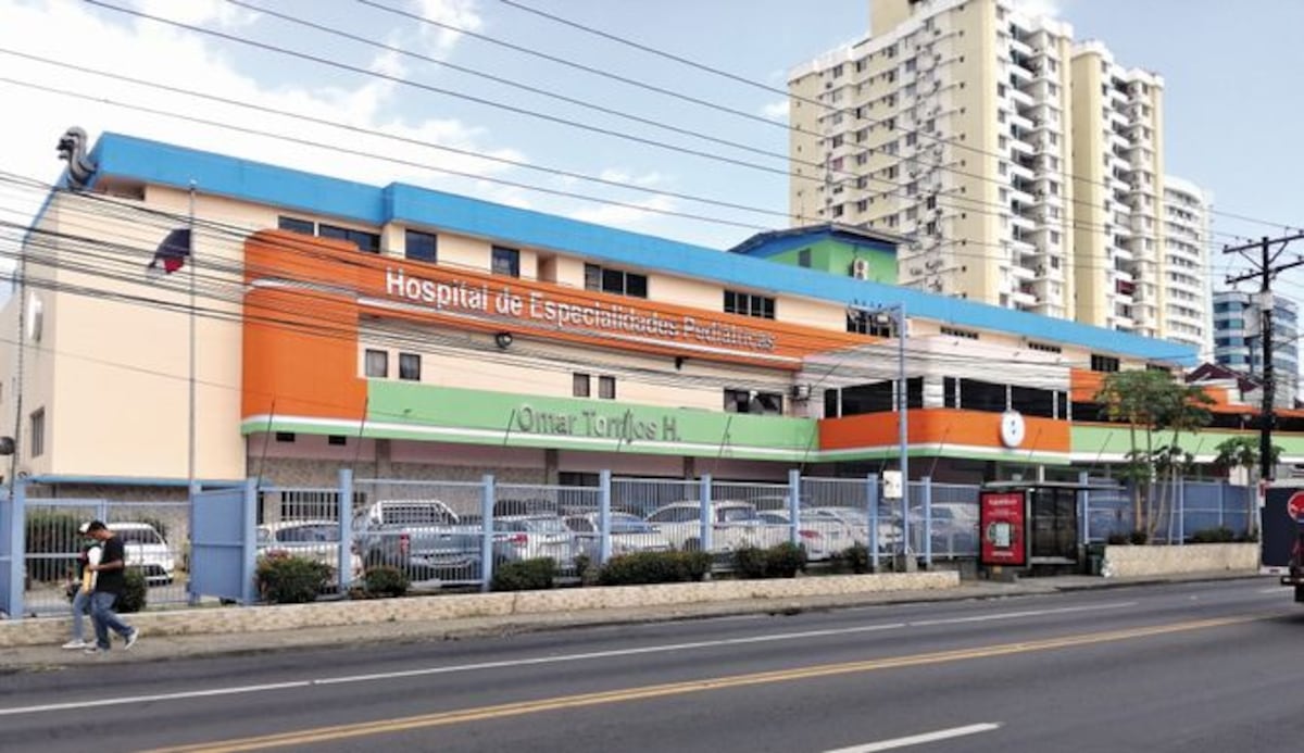 La sala de espera del centro hospitalario, ubicado en la vía España, es demasiado estrecha y en el serv