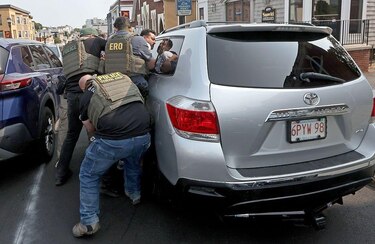 Las tácticas que utiliza un grupo de migrantes en Estados Unidos para burlar las redadas del gobierno de Trump