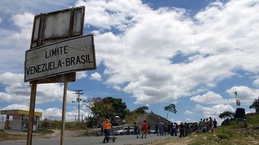 Un muerto y 12 heridos deja enfrentamiento en la frontera entre Venezuela y Brasil