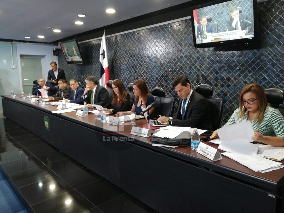 Julio Justiniani Castillo renuncia a la directiva del FAP para asumir el cargo de Superintendente del Mercado de Valores