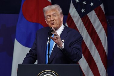Trump matiza anuncio de reinicio de pruebas nucleares y dice que quiere ‘desnuclearizar’