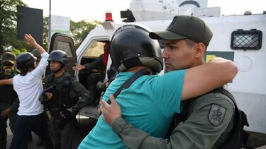 Colombia pide reunión de emergencia de Grupo de Lima por Venezuela