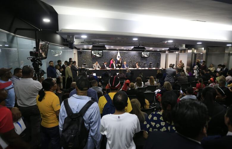 Comisión de Gobierno rechaza proyecto de ley de amnistía que beneficiaría a Martinelli y Varela